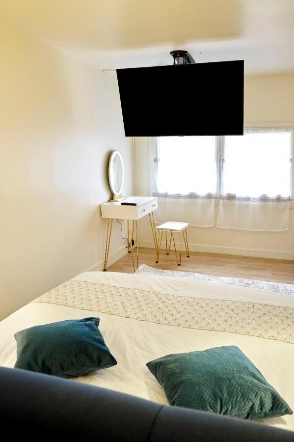 Golden Junior - Jacuzzi Apartment รูออง ภายนอก รูปภาพ