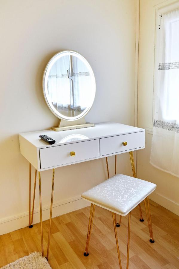 Golden Junior - Jacuzzi Apartment รูออง ภายนอก รูปภาพ