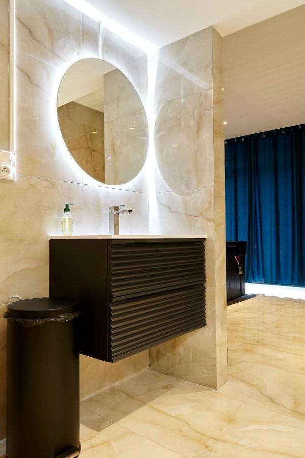 Golden Junior - Jacuzzi Apartment รูออง ภายนอก รูปภาพ